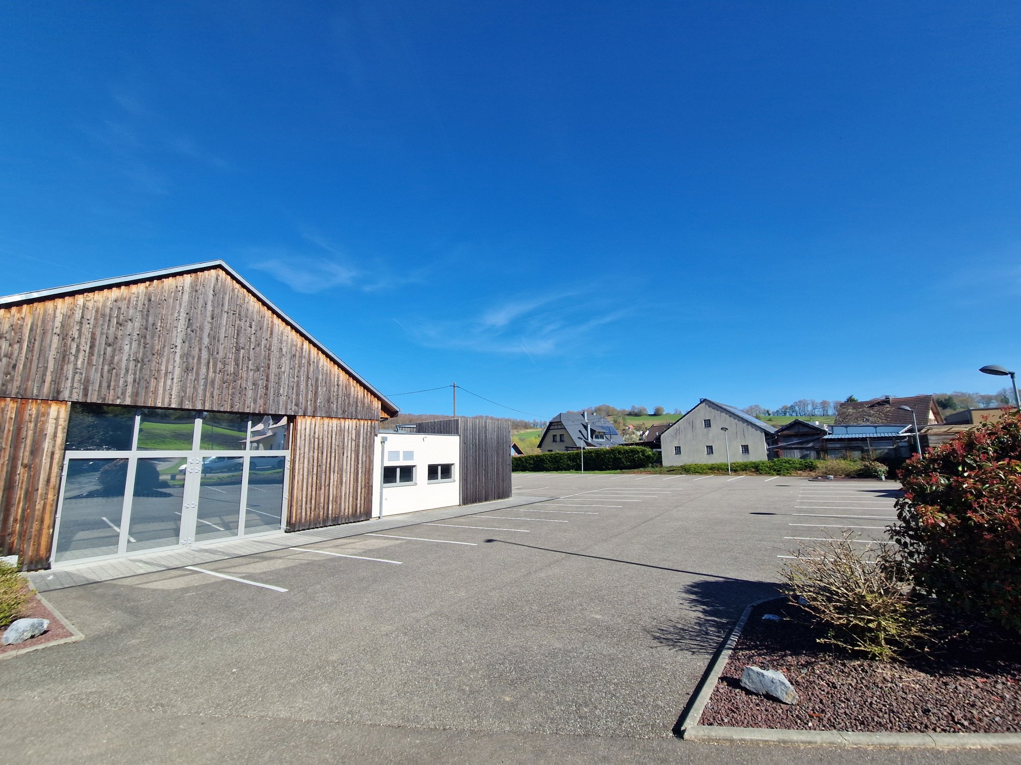 Vu sur le parking de la grange